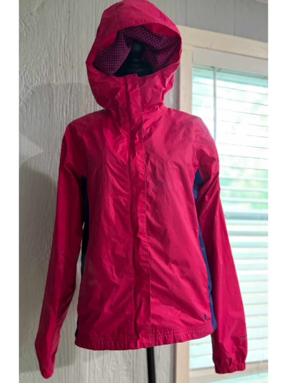 Columbia Omni-Shield Windbreaker Rain Jacket (Girls 18-20) (Women’s S) Hot Pink